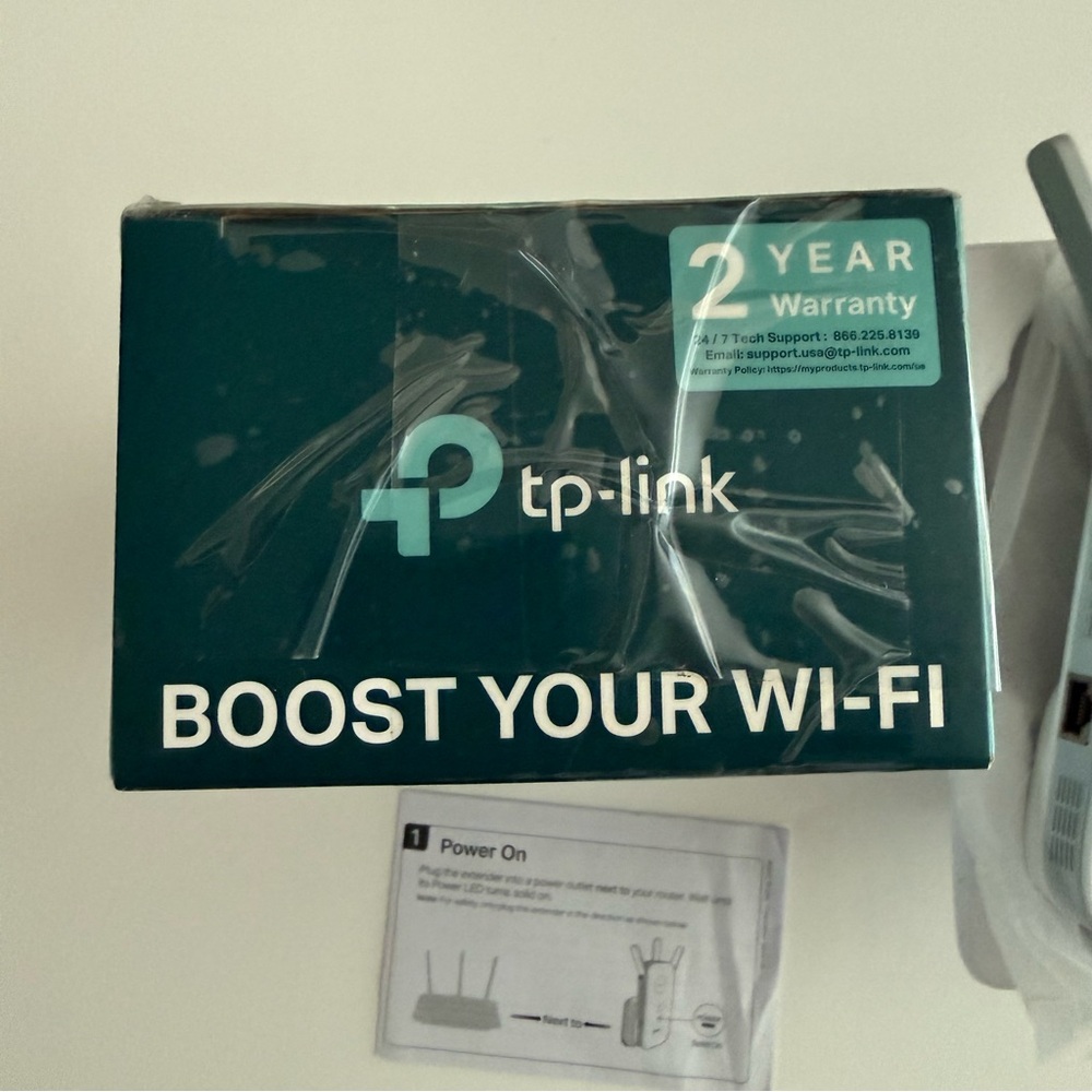 TP-Link AC1900 Extender RE550 1900Mbps Wireless Router - Picture 7 of 7